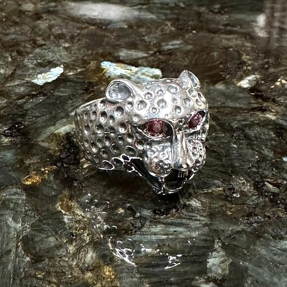 Custom 925 Sterling Silver Bold Red Ruby Gem Roaring Cheetah Signet Ring Size 8 - Picture 4 of 8